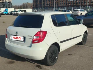 2011 Skoda Fabia II Рестайлинг, белый, 420000 рублей, вид 5
