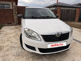 2012 Skoda Fabia II Рестайлинг, белый, 350000 рублей, вид 4