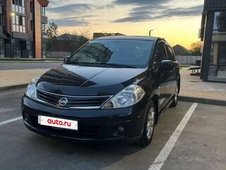 2012 Nissan Tiida I Рестайлинг, коричневый, 850000 рублей, вид 3
