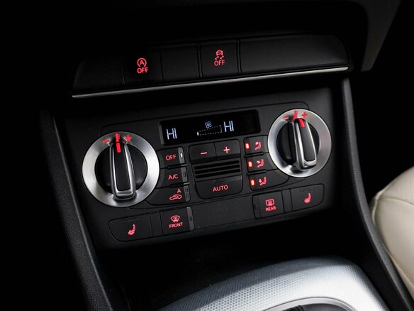 2013 Audi Q3 I (8U), белый, 1606444 рублей - вид 17