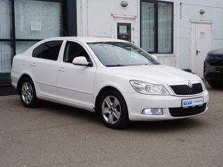 2012 Skoda Octavia II (A5) Рестайлинг, белый, 850000 рублей, вид 3