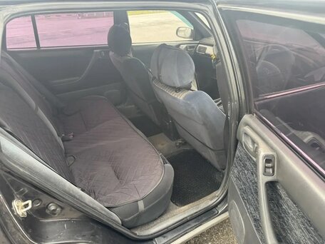 1993 Toyota Caldina I, серый, 300000 рублей, вид 5