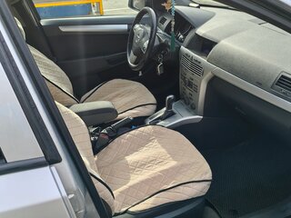 2010 Opel Astra H Рестайлинг, серебристый, 600000 рублей, вид 5