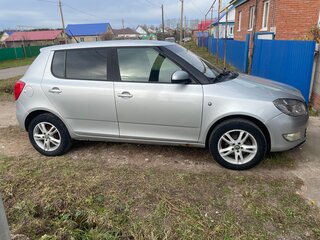 2011 Skoda Fabia II Рестайлинг, серебристый, 520000 рублей, вид 2