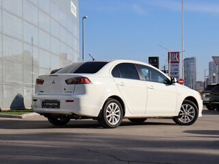 2011 Mitsubishi Lancer X Рестайлинг, белый, 750000 рублей, вид 5
