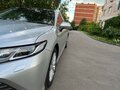 2018 Toyota Camry VIII (XV70), серебристый - вид 8