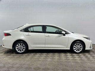 2019 Toyota Corolla XII (E210), белый, 1730000 рублей, вид 5