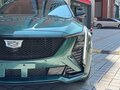 2025 Cadillac CT5 I Рестайлинг, зелёный, 5767055 рублей - вид 3