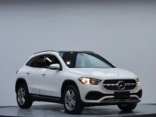 2021 Mercedes-Benz GLA 180 II (H247), белый, 2700000 рублей, вид 3