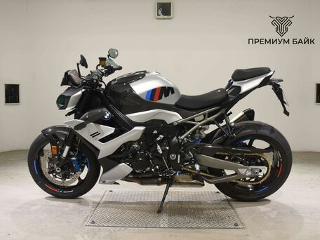 2025 BMW M 1000 R, серебристый, 2899000 рублей, вид 2