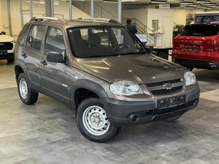 2013 Chevrolet Niva I Рестайлинг, коричневый, 536000 рублей, вид 3