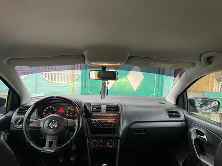 2011 Volkswagen Polo V, чёрный, 630000 рублей, вид 5