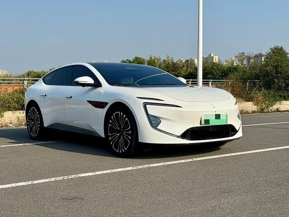 2024 Avatr 12, белый, 4564000 рублей