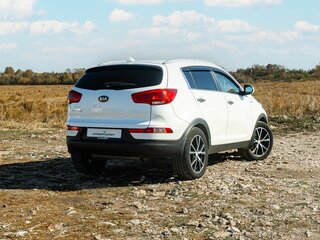 2015 Kia Sportage III Рестайлинг, белый, 1600000 рублей, вид 2