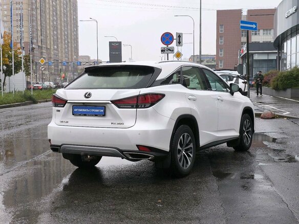 2021 Lexus RX 300 IV Рестайлинг, белый, 4600000 рублей - вид 3