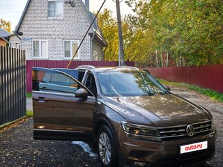 2017 Volkswagen Tiguan II, коричневый, 1949999 рублей, вид 5