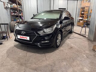 2017 Hyundai Solaris II, чёрный, 1050000 рублей, вид 4