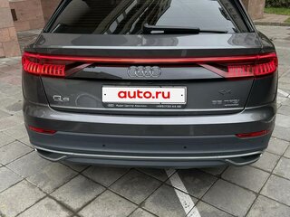 2019 Audi Q8 55 TFSI I (4M), серый, 4400000 рублей, вид 3