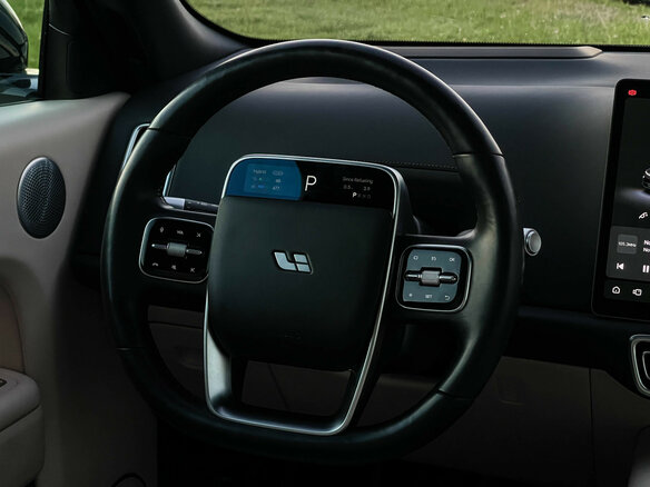 2024 Li Auto (Lixiang) L9 52.3 kWh I Рестайлинг, чёрный, 7348000 рублей - вид 13