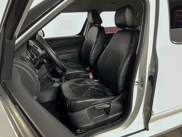 2014 Skoda Yeti I Рестайлинг, белый, 789900 рублей - вид 9