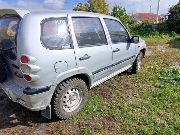 2006 Chevrolet Niva I, серебристый, 200000 рублей - вид 3