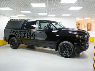 2026 Ram 1500 Crew Cab eTorque V Рестайлинг, чёрный, 10999000 рублей, вид 3