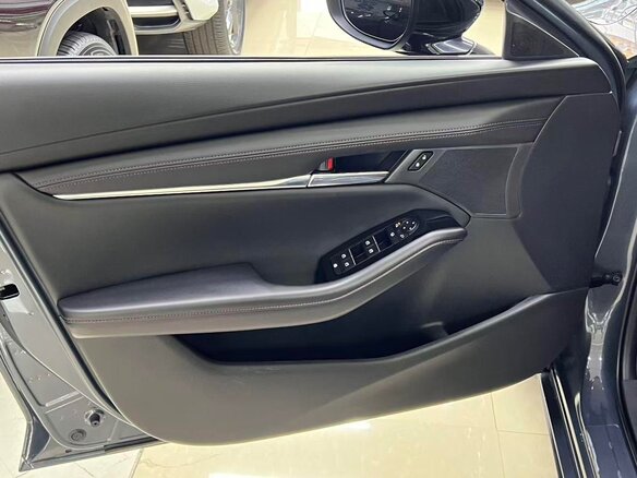 2023 Mazda 3 Axela IV (BP), серый, 1320000 рублей - вид 6