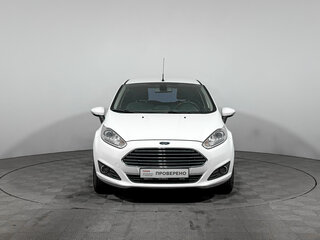 2016 Ford Fiesta Mk6 Рестайлинг, белый, 760000 рублей, вид 2