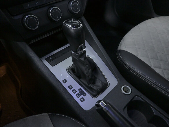 2014 Skoda Octavia III (A7), серебристый, 1050000 рублей - вид 10