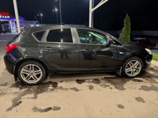 2011 Opel Astra J, чёрный, 790000 рублей, вид 4