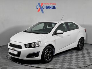 2013 Chevrolet Aveo II, белый, 599000 рублей, вид 1