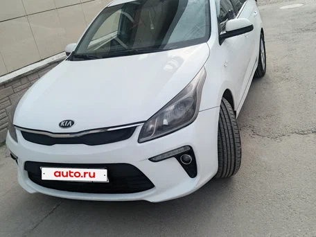 2017 Kia Rio IV, белый, 750000 рублей, вид 1