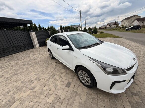 2020 Kia Rio IV, белый, 1150000 рублей - вид 5