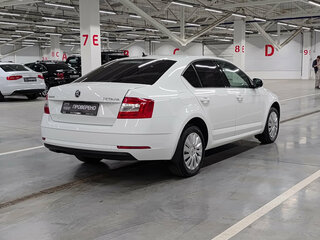 2018 Skoda Octavia III (A7) Рестайлинг, белый, 1460000 рублей, вид 5