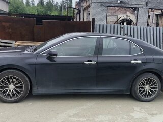 2020 Toyota Camry VIII (XV70), чёрный, 2750000 рублей, вид 4