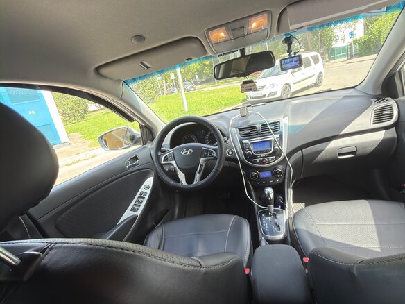 2012 Hyundai Solaris I, белый, 1100000 рублей - вид 8