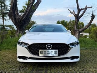 2022 Mazda 3 Axela IV (BP), белый, 1440000 рублей, вид 2
