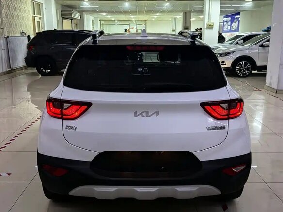 2021 Kia KX1, белый, 1320000 рублей - вид 4