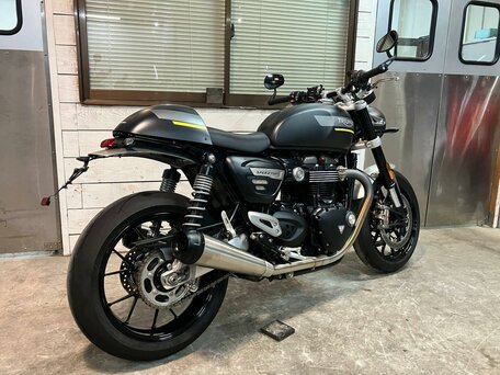 2022 Triumph Speed Twin, чёрный, 1599000 рублей, вид 3