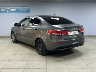 2015 Kia Rio III Рестайлинг, серый, 960000 рублей, вид 5