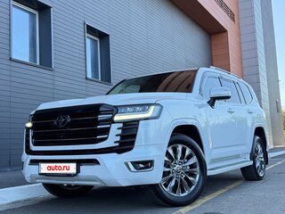 2021 Toyota Land Cruiser 300 Series, белый, 9699999 рублей, вид 3