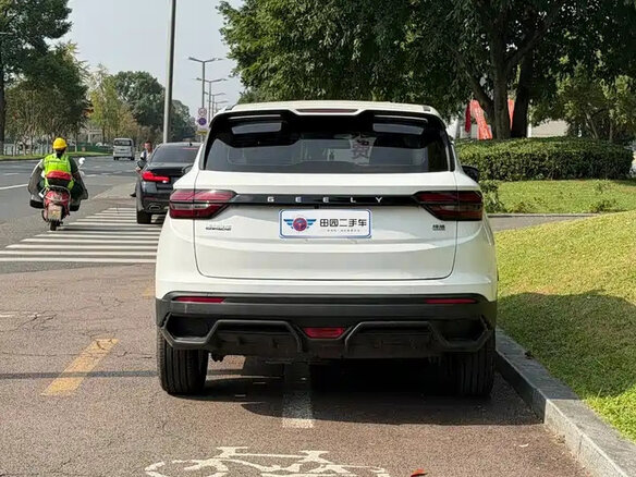 2024 Geely Binyue I Рестайлинг 2, белый, 1350000 рублей - вид 2