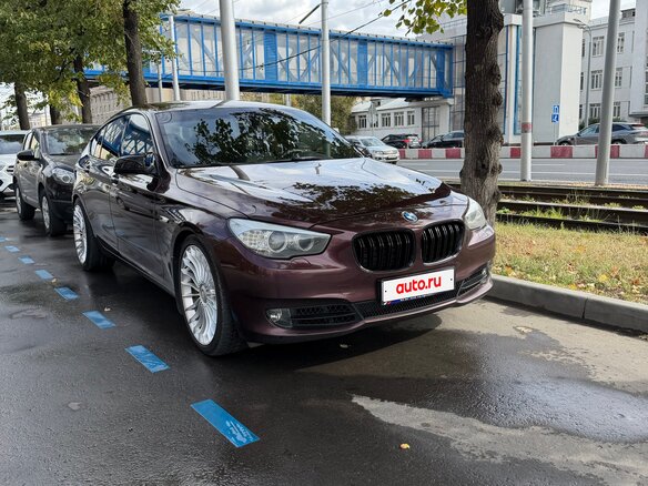 2010 BMW 5 серии Gran Turismo 535i VI (F10/F11/F07), пурпурный, 1600000 рублей - вид 9