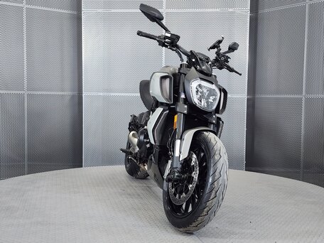 2019 Ducati Diavel 1260, серый, 1629000 рублей, вид 3
