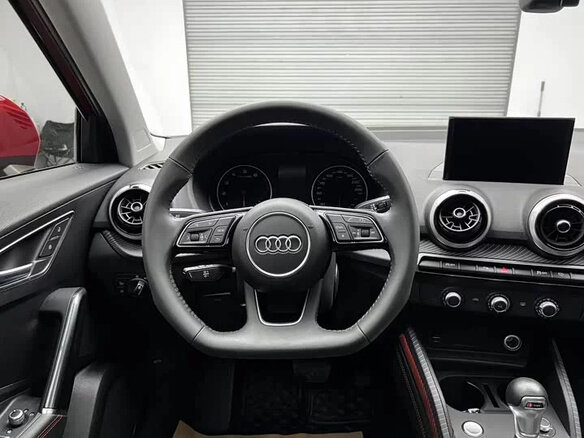 2023 Audi Q2 L 35 TFSI I Рестайлинг, красный, 1700000 рублей - вид 9