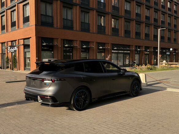2026 Lynk & Co 07 GT I Рестайлинг, серебристый, 5650000 рублей - вид 3