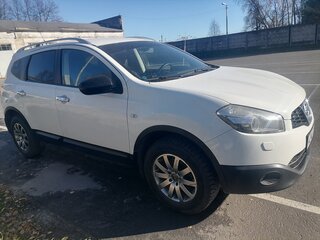 2010 Nissan Qashqai+2 I Рестайлинг, белый, 855000 рублей, вид 1