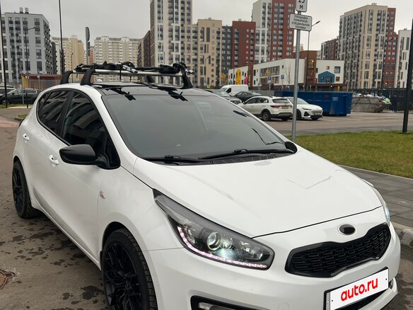 2017 Kia Ceed II Рестайлинг, белый