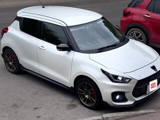 2020 Suzuki Swift V Рестайлинг, белый, 1600000 рублей, вид 2