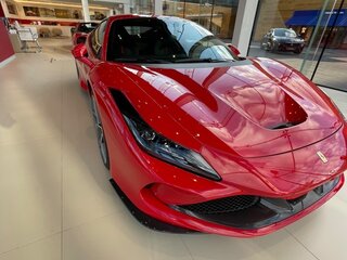 2021 Ferrari F8 Tributo, красный, 27000000 рублей, вид 4